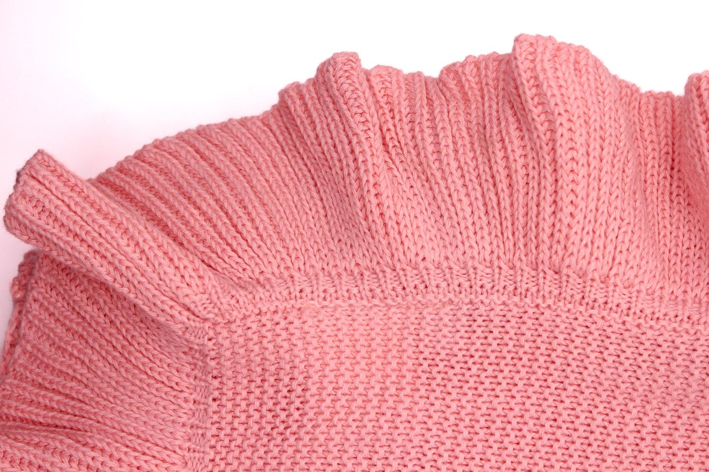 Peri Cotton Blanket in Bubblegum Pink